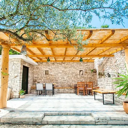 Sunny Side Villa
