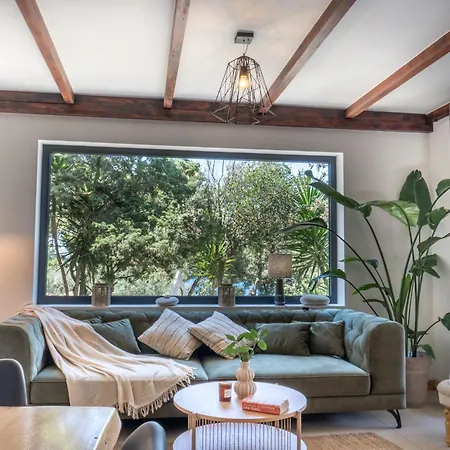 Sunny Side Villa